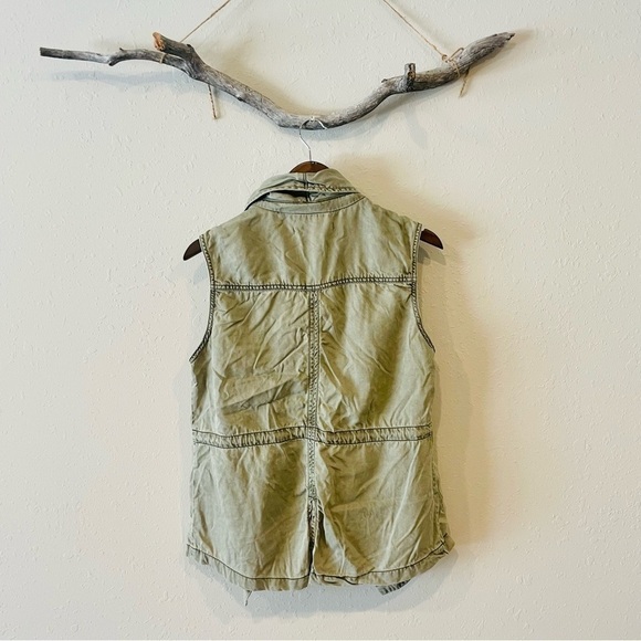 3/$20 Max Jeans Olive Green Tencel Drape Front Vest - Picture 5 of 8